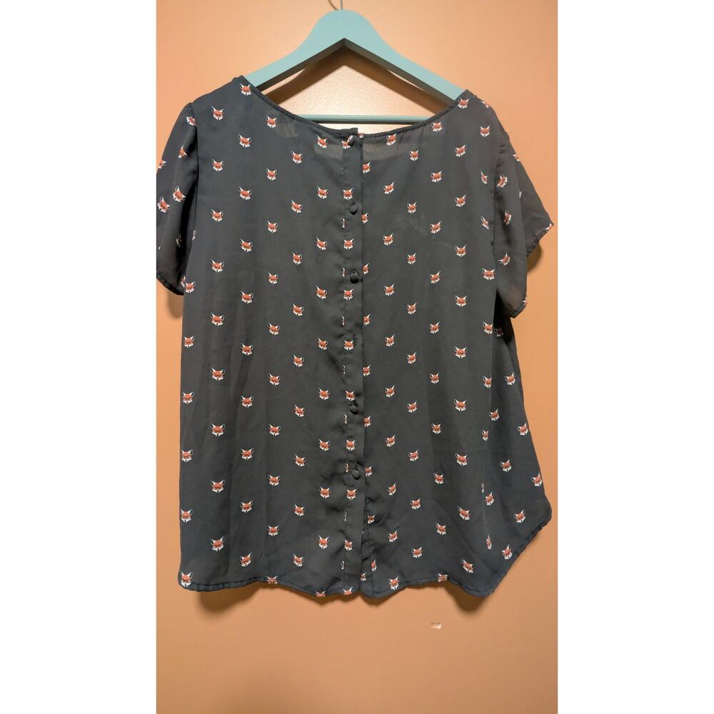 Gray Flowy Fox Shirt, Torrid - Picture 4 of 4